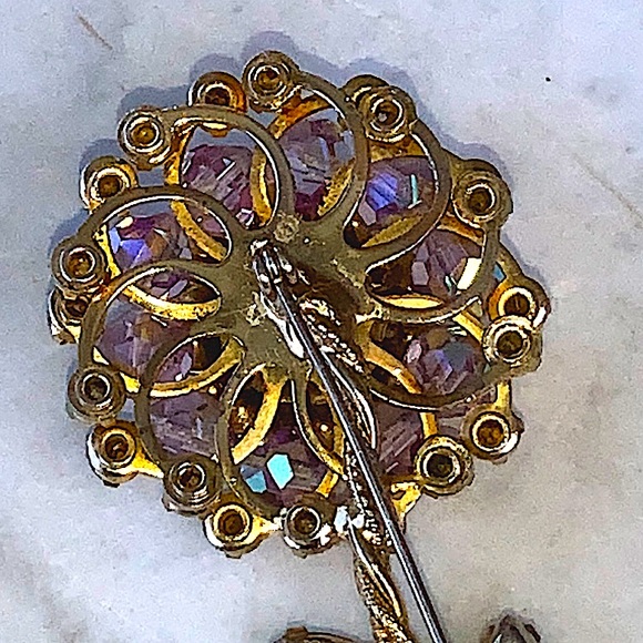 JULIANA FLOWER BROOCH 3D EFFECT LILAC AMETHYST CRYSTALS GOLD VINTAGE - Picture 9 of 9